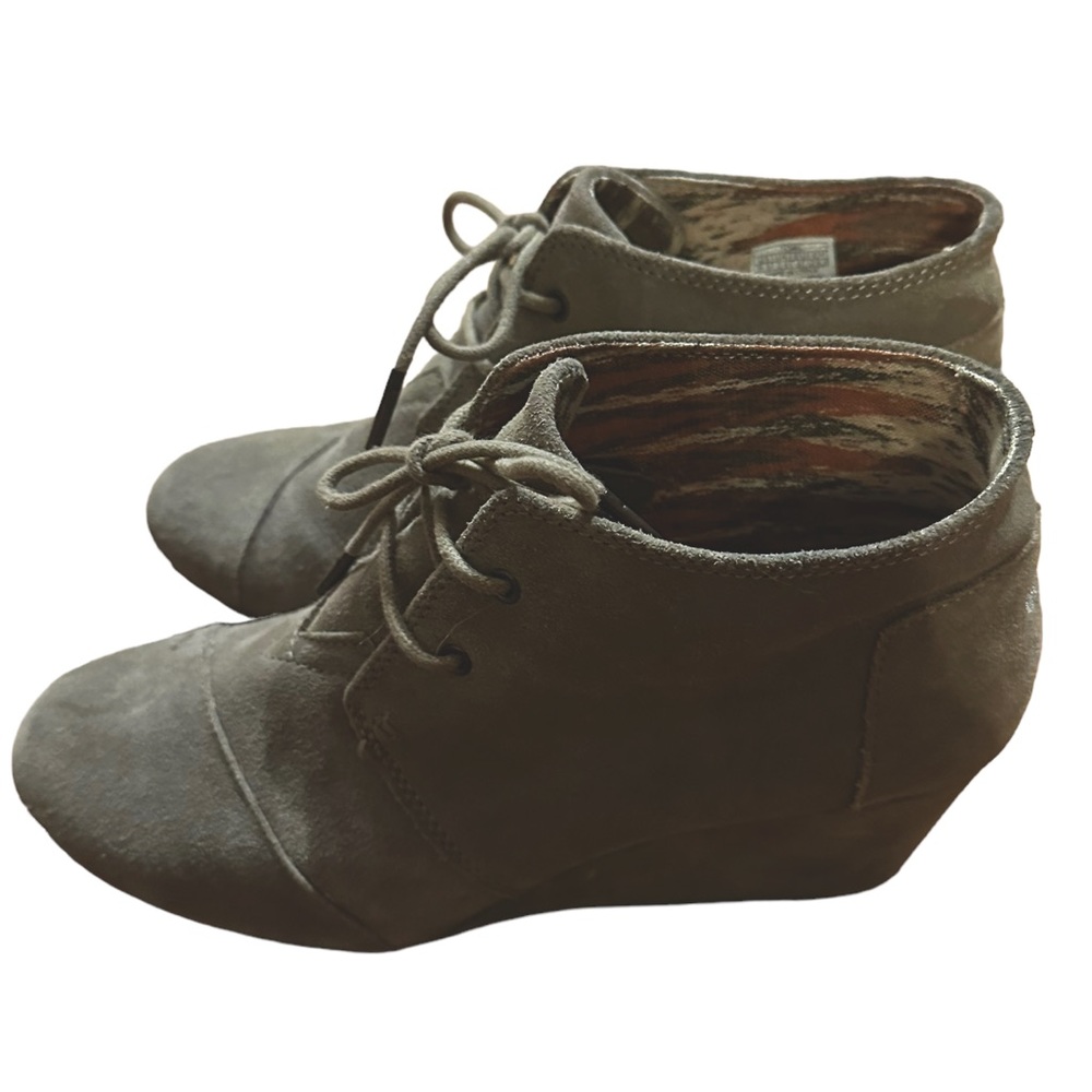 Tom’s Ankle Suede Gray Boots Women’s 9.5